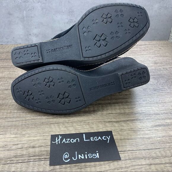 Naturalizer~”Kaitlyn”~Women’s~Black Suede Wedge Heel Ankle Booties~Size 8.5 - Picture 8 of 9